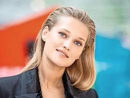 For accompanying photos, toni models menswear styles on. Topmodel Toni Garrn Isst Gern Insekten