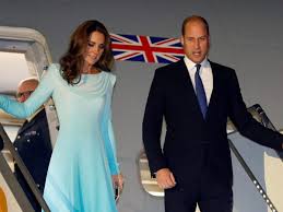 Prince william and kate middleton are one of the most famous couples in the world. Prince William Kate Middleton Land In Pakistan Times Of India
