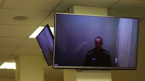 И потому что он не умер, когда российские власти этого хотели», — подчеркнула навальная. Schitayu Vas Vseh Predatelyami I Okkupantami