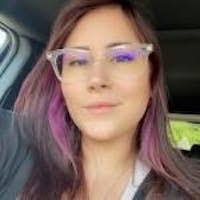 Stephanie Arzola's Instagram, Twitter & Facebook