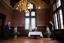 Einblicke in die arbeit des bundespräsidenten / reden und termine: Www Bundespraesident De Der Bundesprasident Terminkalender Eintrag In Das Goldene Buch Der Stadt