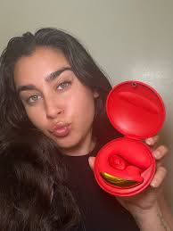 Hiii angels, bellesa and i are teaming up to hook you all up with toys!  everyone who signs up will either receive a free toy or a gift card 💞💞  just enter