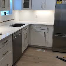 Kitchencabinetsreviews.com is the best source online for kitchen cabinets reviews. Successi 6 5 16 Center Bar Pull Reviews Allmodern Rustic Kitchen Design Kitchen Design Kitchen Remodel