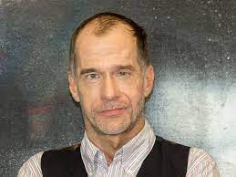 Der schauspieler lebte für längere zeit abwechselnd er wurde in den 1990ern durch die lindenstraße bekannt: Georg Uecker Wikipedia