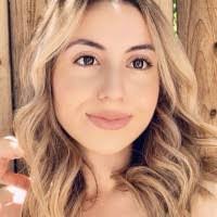 Michelle Duron's Instagram, Twitter & Facebook