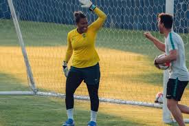 Em uma goleada, geralmente a goleira do time vencedor não é um dos grandes destaques da partida. Brasil Enfrenta China Na Abertura Do Futebol Feminino Em Toquio Goleira Barbara E Meia Duda Representam Pe Esportes Dp