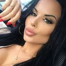 Esmeralda godlewska pokazała zdjęcia, na którym widzimy ją jako nastolatkę. Esmeralda Godlewska Esmeraldagodle Twitter
