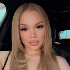 Regina Sandoval (@_reginaraquel_)