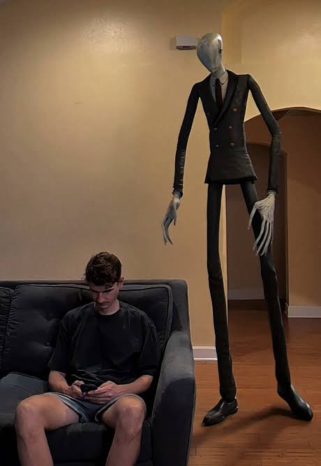 Exploring the Slender Man Phenomenon in 3D Art