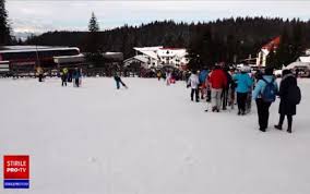 Eu, barbu costel, deputat ales în circumscripția electorală numarul 36 teleorman, jur credinţă patriei mele românia, jur să respect. Partiile De Schi Au Fost Pline De TuriÈ™ti Unde Se GÄƒseÈ™te Cea Mai BunÄƒ ZÄƒpadÄƒ Stirileprotv Ro