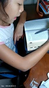 Baca kitab suci dan doa setiap hari kalau mau Tumbu.....🥰🥰❤️❤️, Semangat  Esther baca Alkitab setiap hari ya sayang..... Mama sayang esther dan bang  Jeremy ❤️❤️❤️🥰🥰🤗🤗, semua orang Sorotan Sorotan ...