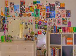 One of the hallmarks of vintage décor is a reliance on repurposed items to add to the fun, while also a bed piled high with vintage throw pillows looks so cozy and welcoming. Room Inspo Kids Room Poster Indie Room Decor Indie Bedroom