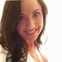 Amanda Theriault's Instagram, Twitter & Facebook