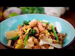 Gordon Ramsay Chicken Stir Fry With Rice Noodles Http Www Youtube Com Watch V Mcknnso6dji Gordon Ramsey Recipes Rice Noodles Stir Fry Gordon Ramsay