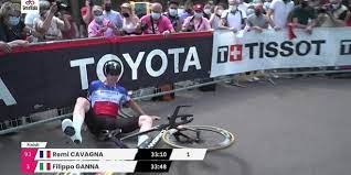 Rémi cavagna conquista la diciannovesima tappa rémi cavagna conquista la diciannovesima tappa da ávila a toledo, caduta per primoz roglic ma non perde terreno rémi cavagna (fonte pagina twitter) rémi cavagna conquista la diciannovesima tappa alla vuelta a españa 2019, tappa di transizione da ávila a toledo per un totale di 165 km. Video Remi Cavagna Va A Sbattere All Ultima Curva Matteo Sobrero Ostacolato Da Un Ammiraglia Nella Crono Finale Del Giro D Italia 2021 Spaziociclismo