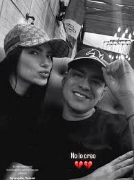 Fuertes crític4s está llevando una joven llamada Camila Galvis, por publicar imágenes y mensajes comprometedores, dando a entender supuestamenteque habría tenido un romance con el cantante Yeison Jiménez.