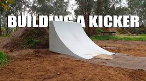 This gives the rider a surface to move back and forth and transition in the air. How To Build A Mini Kicker Ramp For Mtb Herunterladen