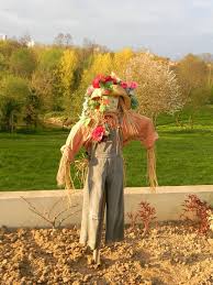jardin l atelier du coteau epouvantail bricolage pot de fleurs jardins
