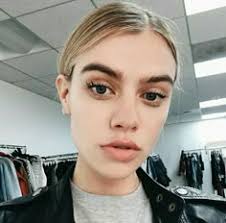 Olivia Kyle (kyle1734)