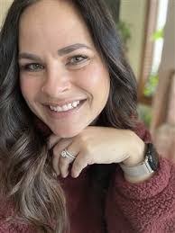 Shannon Meister's Instagram, Twitter & Facebook