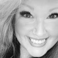 Heather Grinnell's Instagram, Twitter & Facebook