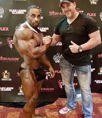 Bodybuilders Privates Exposed - Bulge, Posing Trunks, Visible Penis Line:  Dectric 