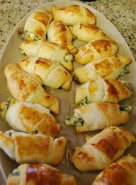 Omg Yummy I Didn T Use The Olives Or The Egg Wash And I Kinda Swaged The Filling Cause I M Lazy But Seriously Yum Crescent Rolls Recipes Yummy Food Food