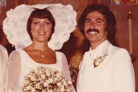 Kardashian grew up in los angeleswhere he attended dorsey high school. The Shocking Scandalous Marriage Of Robert And Kris Kardashian Page Six