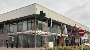 Französisch mutuel, deutsch für gegenseitig) ist eine französische genossenschaftsbank. Lannion Le Credit Mutuel De Ker Uhel Ferme Samedi
