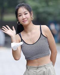 Zero:attitude rank no.1 on military music charts. Hyolyn X Soyou