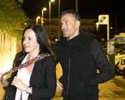 Le encanta reunirnos a todos delante de la chimenea y jugar a las. Luis Enrique Height Weight Age Wife Family Biography More