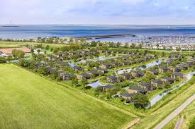 Wir dieses haus gekauft, weil wir von der praktischen umgebung beeindruckt, in der nähe des dorfes, aber nicht in der mitte, ruhig, friedlich, mit sauberer luft und freiheit 'für unsere kinder in der lage, in der gesamten ruhe spielen zu können'. Book Holiday Apartments Houses In Limburg Netherlands With Atraveo