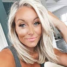 Jessica Leedy's Instagram, Twitter & Facebook