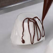Decoration En Chocolat Idees Pour Mettre Vos Gateaux En Valeur Bols En Chocolat Decoration Chocolat Chocolat