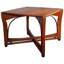 Arts and crafts lighting built in the style of greene and greene and perfect for the craftsman style home. Stunning And Mint Solid Oak Arts And Crafts Style Coffee Or Occasional Table For Sale At 1stdibs