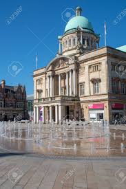 Aug 06, 2021 · from there the series fittingly returns to its natural hull city hall home with the hull philharmonic orchestra playing the first programme of favourites, requested by the orchestra's players and supporters, and includes another chance to hear the 2017 commission from sir karl jenkins, 6000 pipes on 27 november. Hull Yorkshire Uk 27 June 2018 Hull City Hall With Fountain In Foreground Lizenzfreie Fotos Bilder Und Stock Fotografie Image 107543902