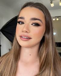 KAREEN Makeup Artist