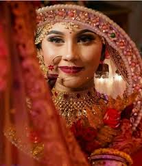 Pin By Steph Annie On Abridal Photography Indian Wedding Photography Poses Bridal Photography Poses Bridal Portrait Poses