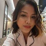 Leigh Carreon's Instagram, Twitter & Facebook