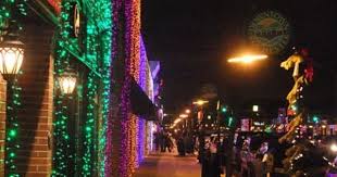 Pictures Of The Christmas Lights On The Buildings In Downtown Rochester Michigan Every Year They Decorate For T Fire And Ice Festival Lights Christmas Lights