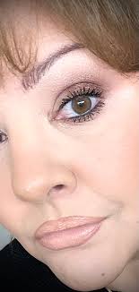 Bit of Tom Ford today 🌸🌸 Ive not used this delight for a while… ✨✨Happy  saturday everyone ✨✨