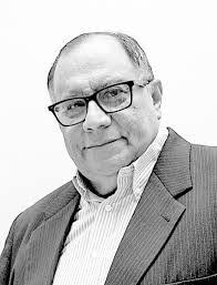 Julio Escoto's Instagram, Twitter & Facebook