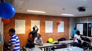 Obtén puntos adivinando lo que otros dibujan y dibuja una palabra para que los otros la adivinen. Dinamica De Dibujar Y Adivinar Sketch Para Principios Agiles Maestria En Ingenieria De Software Youtube