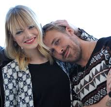 After a surprisingly nice first date with mia, sebastian walks alone to the pier, seeming to compose the song off the top of his head as he considers the possibilities. This Is For Everyone Who Likes To Pretend Ryan Gosling And Emma Stone Are Dating