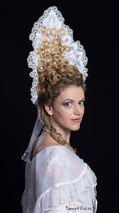Coiffure Et Maquillage Hisorique Epoque Fin Xvii La Fontange Realisees Par Lucie Pfeiffer Ova Pour L Exa Coiffures Historiques Mode Baroque Idees De Coiffures