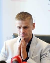 Ojciec pił, matka pracowała na trzecią zmianę. Tak Matka Tomasza Komendy Walczyla Zeby Syn Przetrwal Koszmar Wiezienia