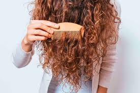 Pelo rizado ¡trucos y cortes de cabello que te favorecerán! Tips Imprescindibles Sobre Como Peinar El Pelo Rizado Batiste