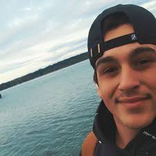 I'll leave this here in case anyone wants to be friends . 🤘😁✨️