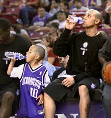 50 Photos Of Nba Dads Being Awesome Sportsgrid Sports Nba Dads