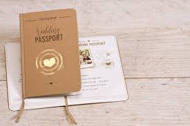 Reisepass Hochzeitseinladung Witzige Einladung Im Modernen Look In 2020 Hochzeitseinladung Einladungen Hochzeit Einladungen